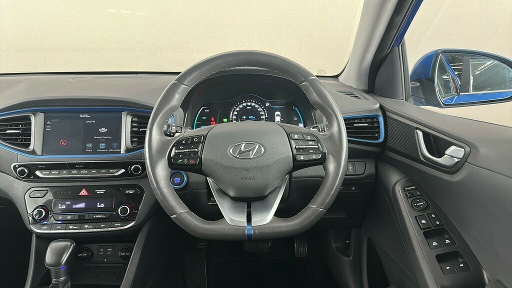 Hyundai Ioniq Premium White #14