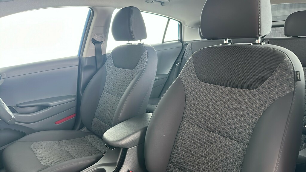 Hyundai Ioniq Premium White #17