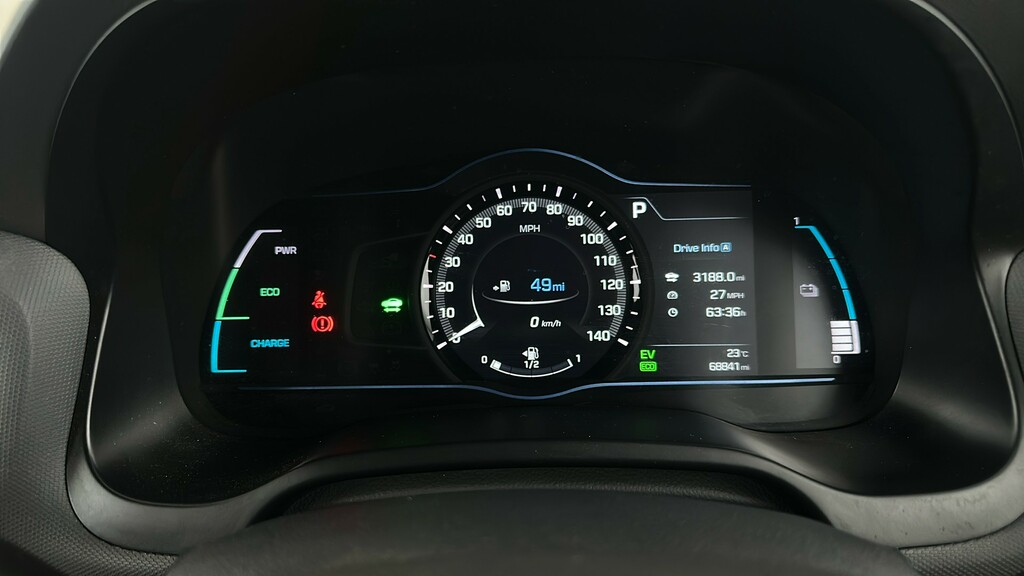 Hyundai Ioniq Premium White #15