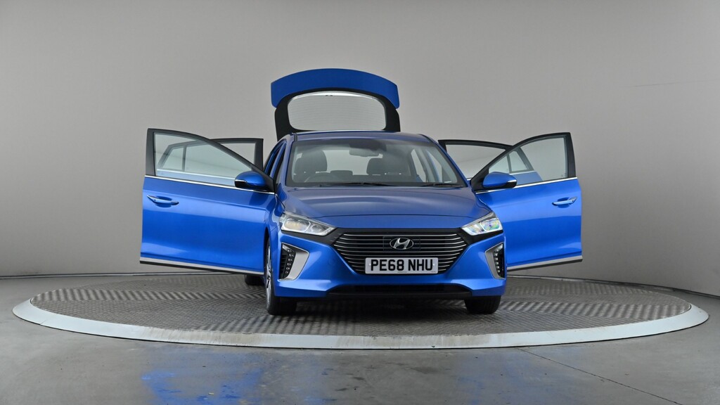 Hyundai Ioniq Premium White #8