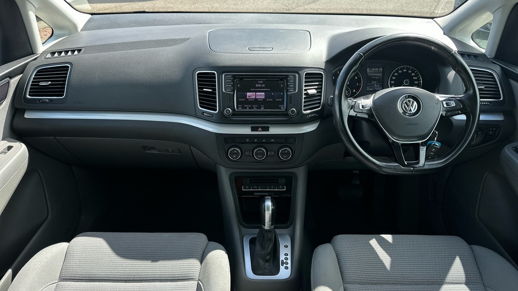 Volkswagen Sharan Sharan White #17
