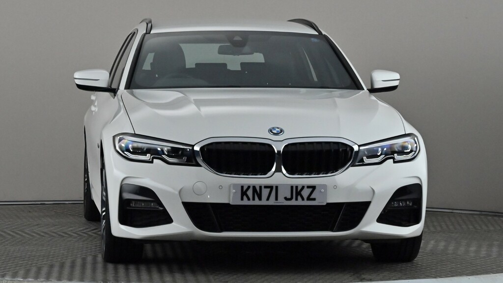BMW 3 Series 330E M Sport Step KN71JKZ White #2