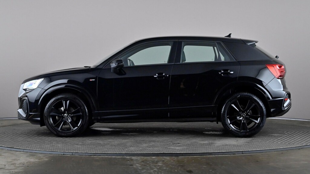 Audi Q2 35 Tfsi S Line S Tronic Black #3