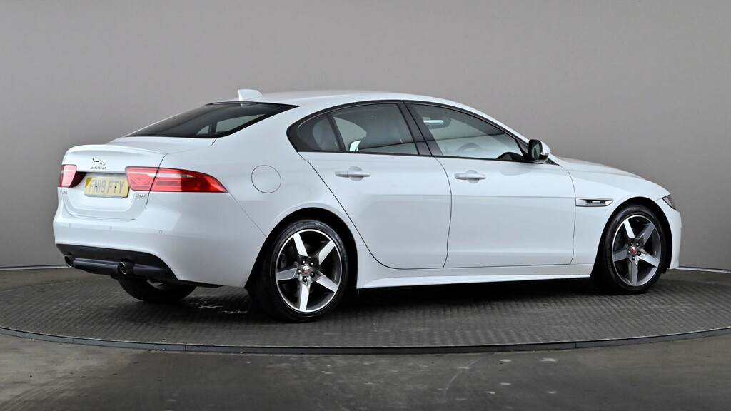 Jaguar XE 2.0 Ingenium R-sport White #6