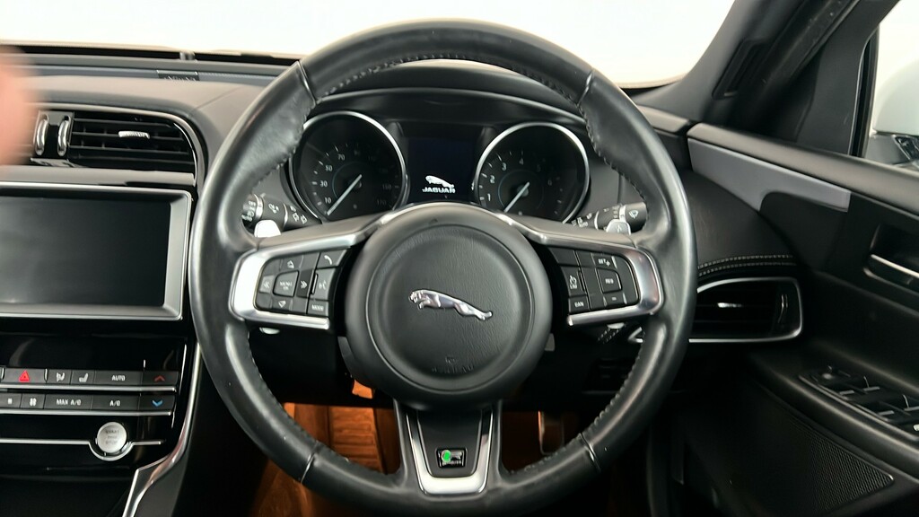 Jaguar XE 2.0 R-sport 198 Bhp Red #14