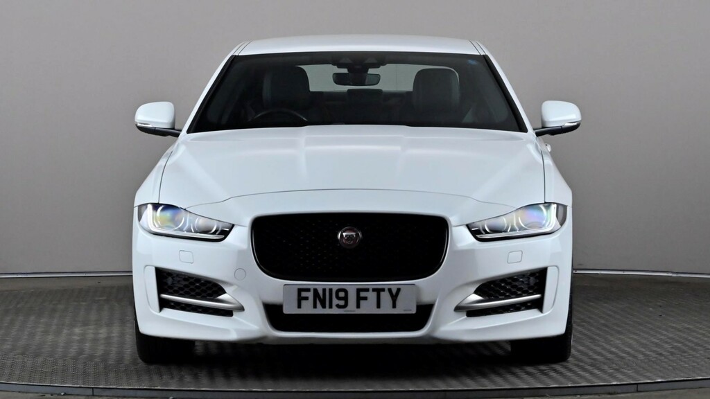 Jaguar XE 2.0 Ingenium R-sport White #2