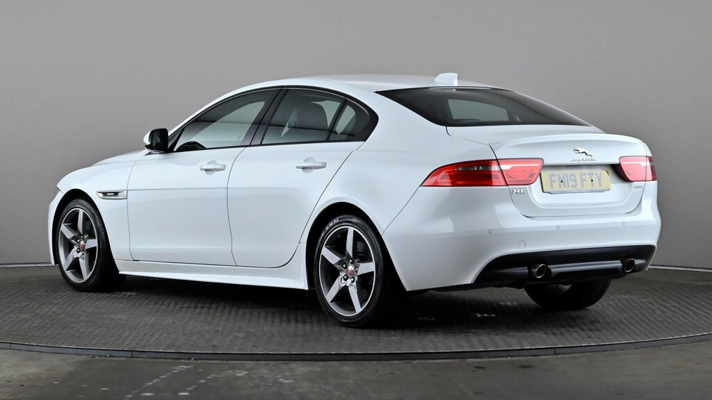 Jaguar XE 2.0 Ingenium R-sport White #4