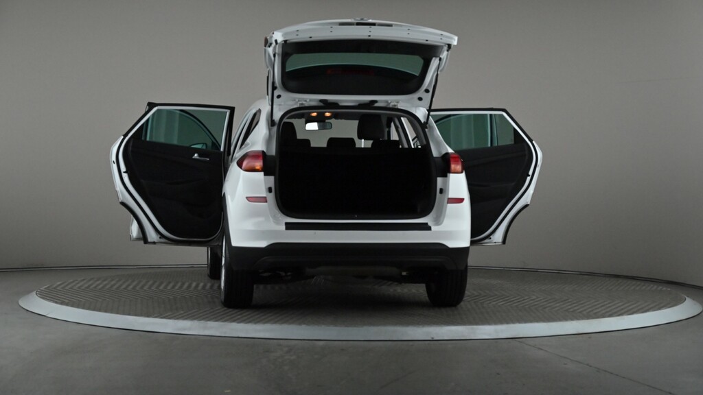 Hyundai Tucson Se Nav White #11