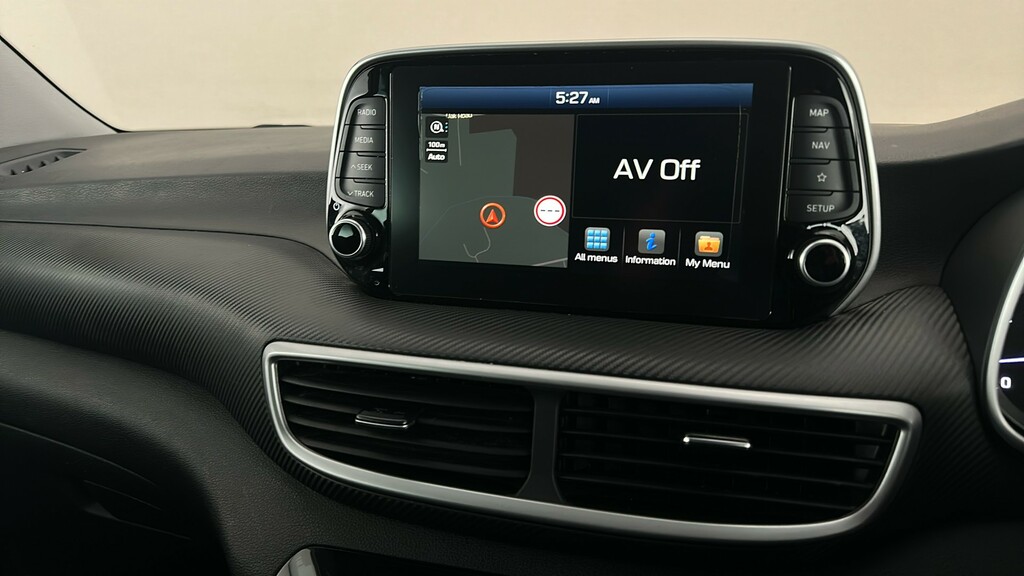 Hyundai Tucson Se Nav White #16
