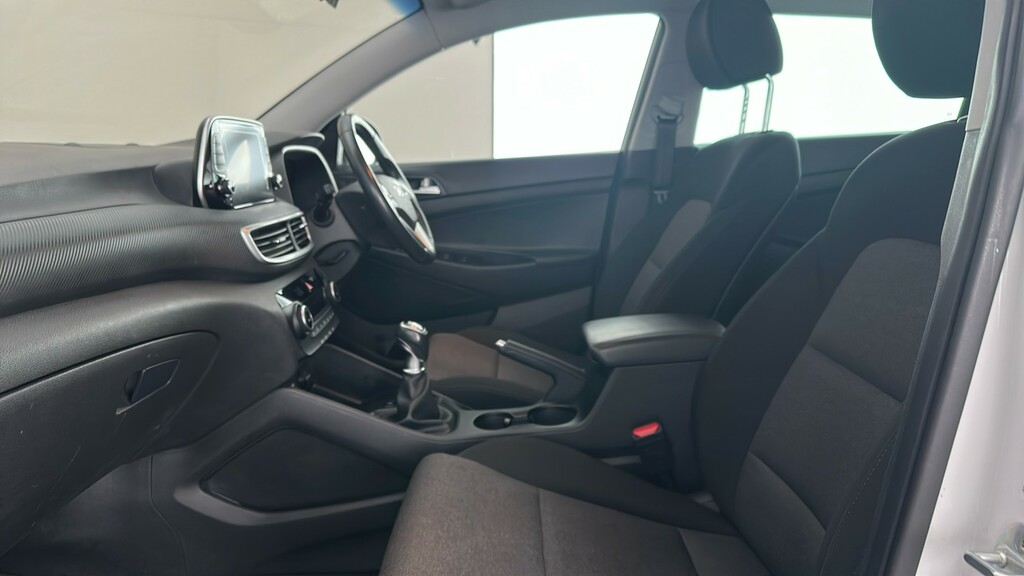 Hyundai Tucson Se Nav White #17