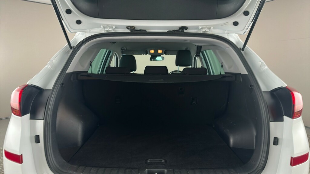 Hyundai Tucson Se Nav White #22