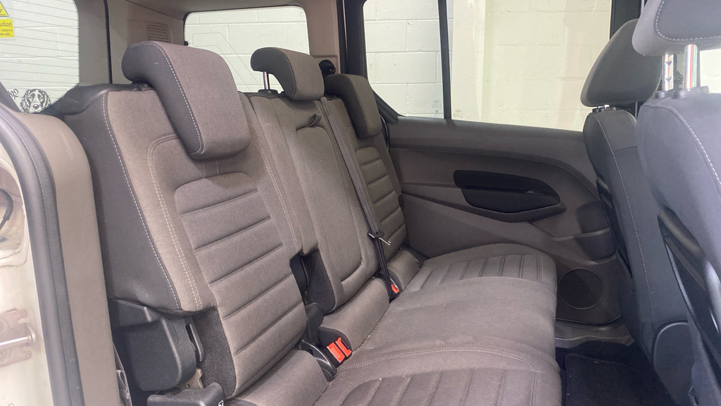 Ford Grand Tourneo Connect 1.5 Ecoblue 120 Titanium Powershift White #5