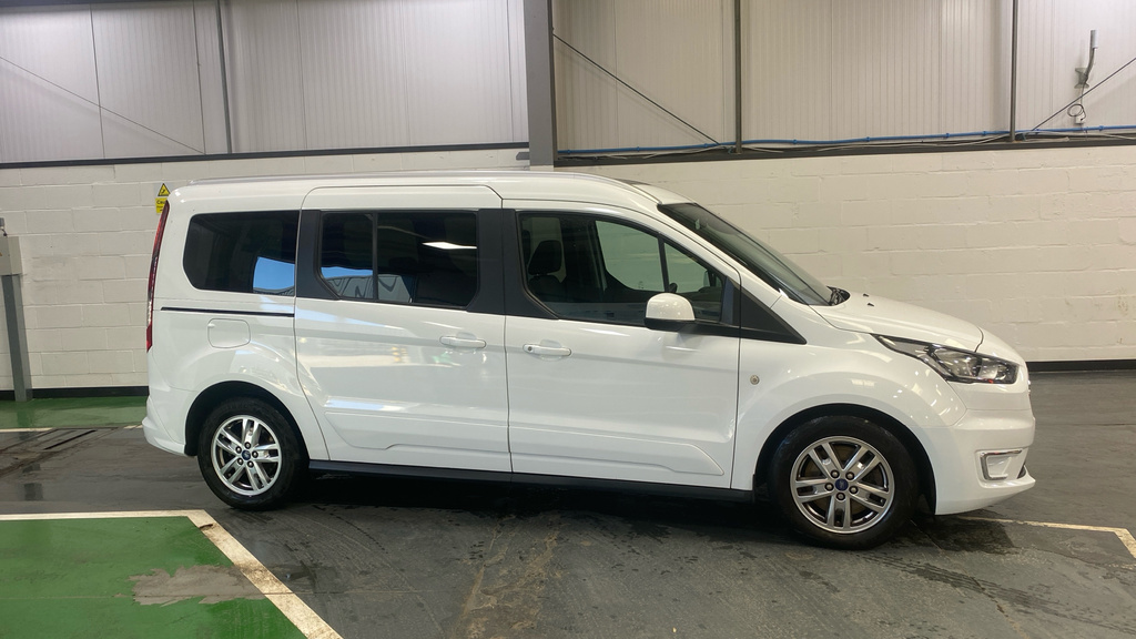 Ford Grand Tourneo Connect 1.5 Ecoblue 120 Titanium Powershift White #3