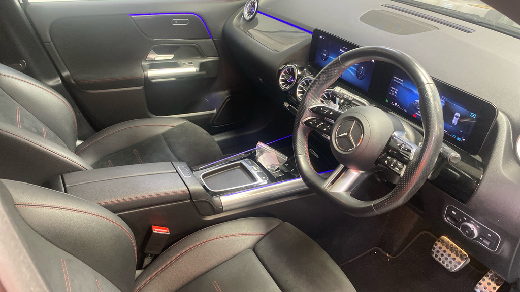 Mercedes-Benz GLA Class Gla 200 Amg Line Executive Black #4