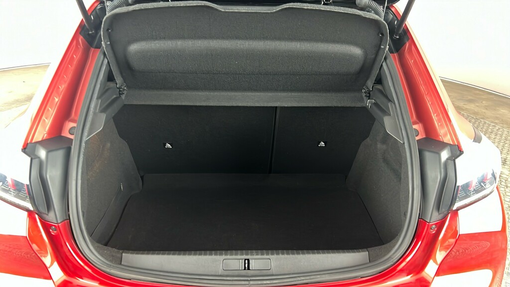 Peugeot 208 Allure Premium Red #21