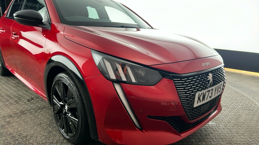 Peugeot 208 Allure Premium Red #19