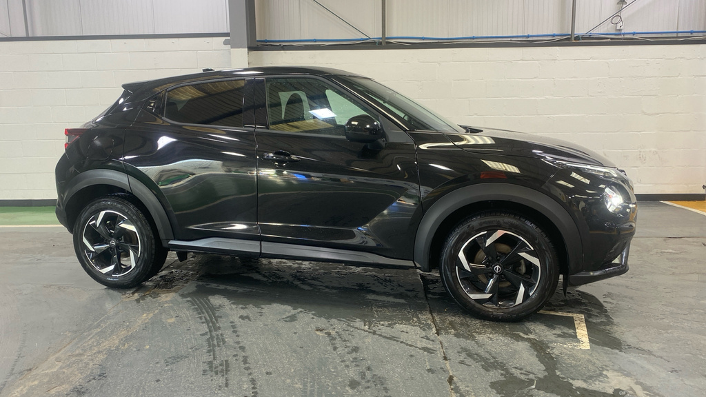 Nissan Juke 1.0 Dig-t Acenta Premium Red #3