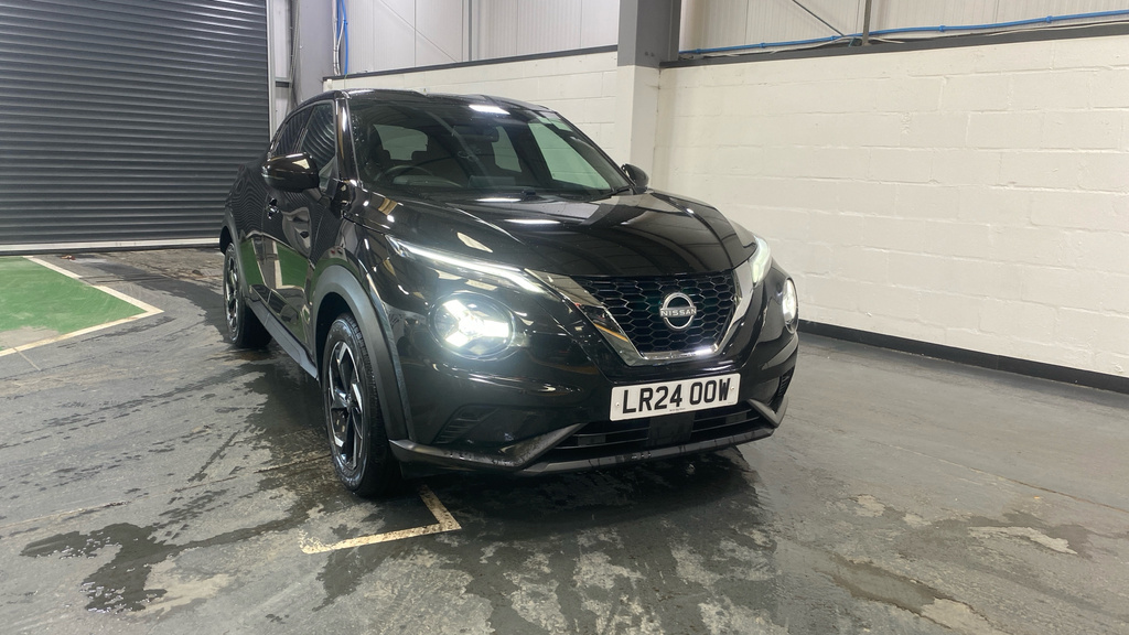 Nissan Juke 1.0 Dig-t Acenta Premium Red #2