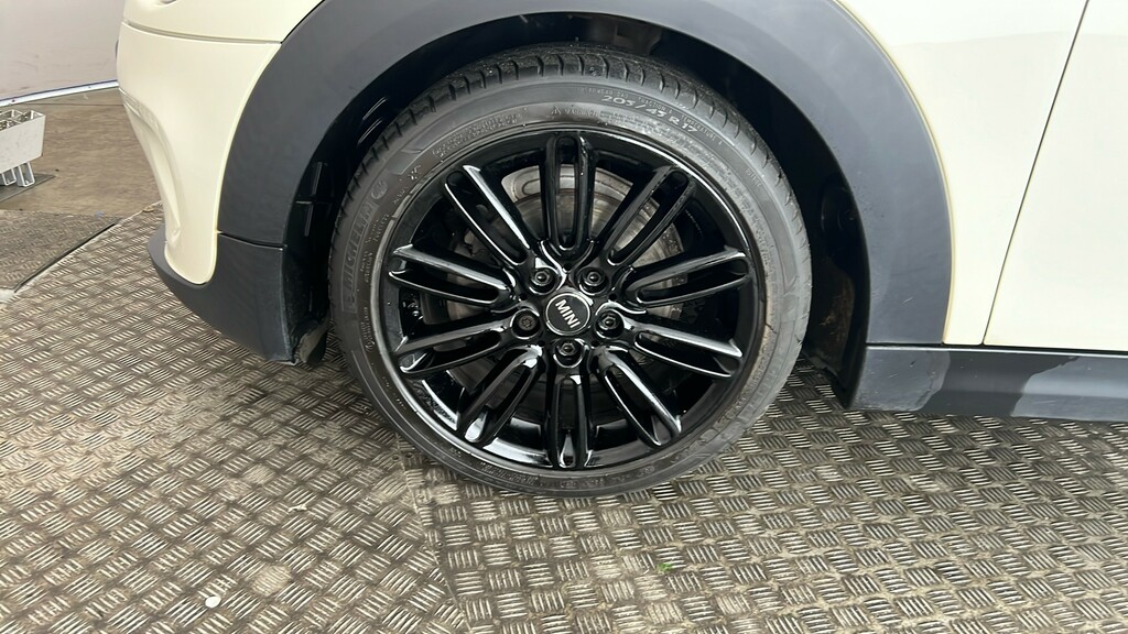 Mini Hatch Cooper Euro 6 3-Door Black #19