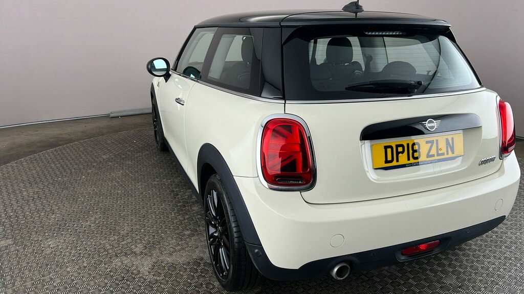 Mini Hatch Cooper Euro 6 3-Door Black #28