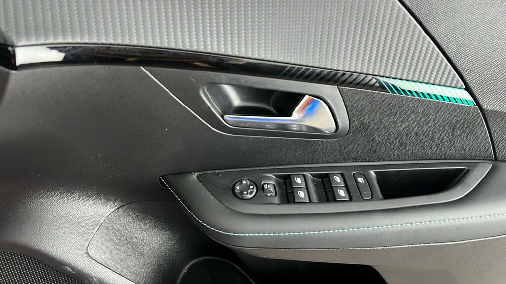 Peugeot 208 Gt Black #24