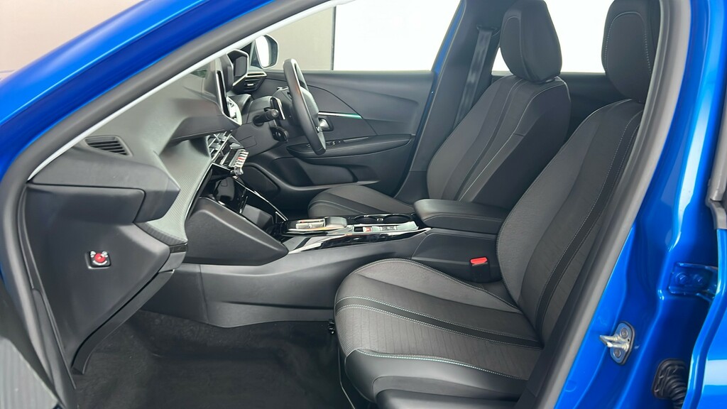 Peugeot 208 Gt Black #17