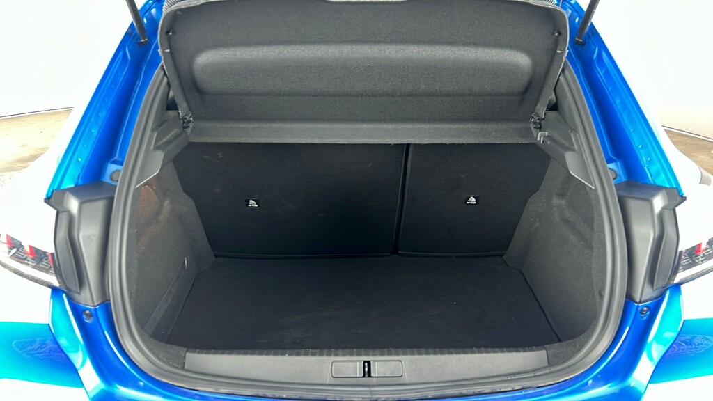 Peugeot 208 Gt Black #22