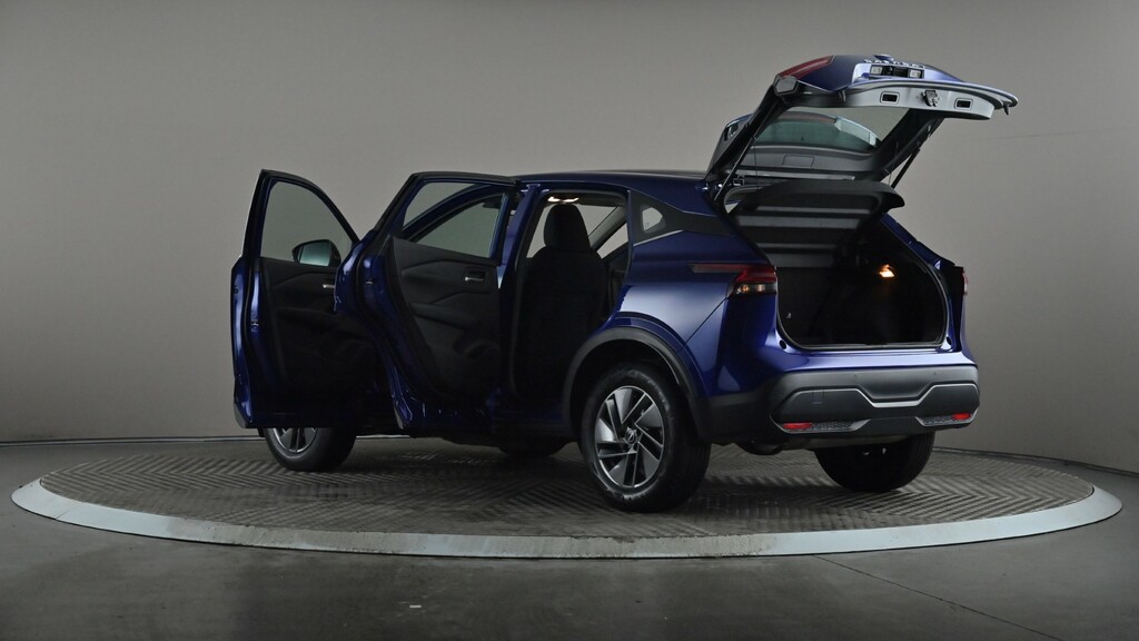 Nissan Qashqai Hatchback Red #10