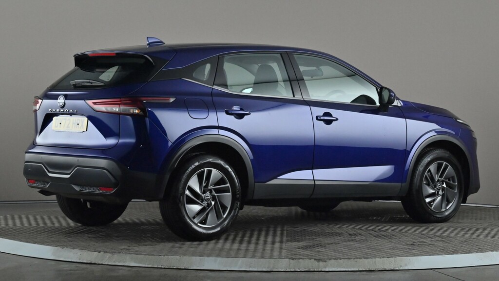 Nissan Qashqai Hatchback Red #8