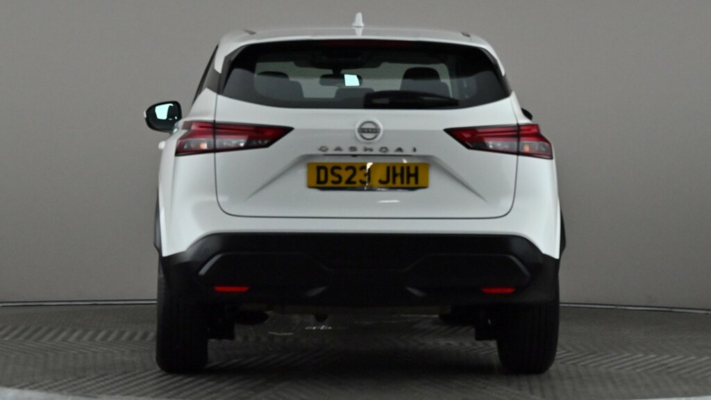 Nissan Qashqai 1.3 Dig-t Mh Acenta Premium DS23JHH White #5