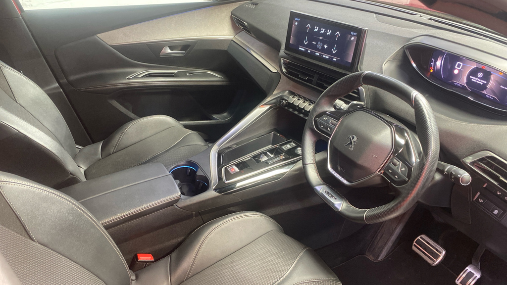 Peugeot 3008 1.2 Puretech Active Premium Eat8 Black #4