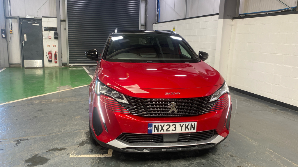 Peugeot 3008 1.2 Puretech Active Premium Eat8 Black #2