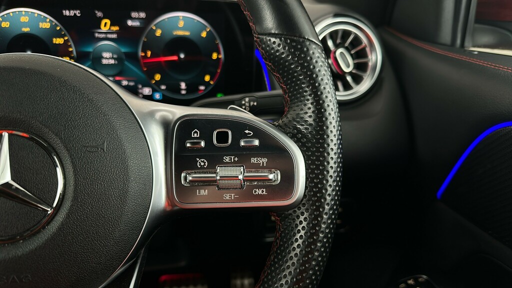 Mercedes-Benz GLB Class 200 Amg Line Premium Plus 7G-tronic Red #31