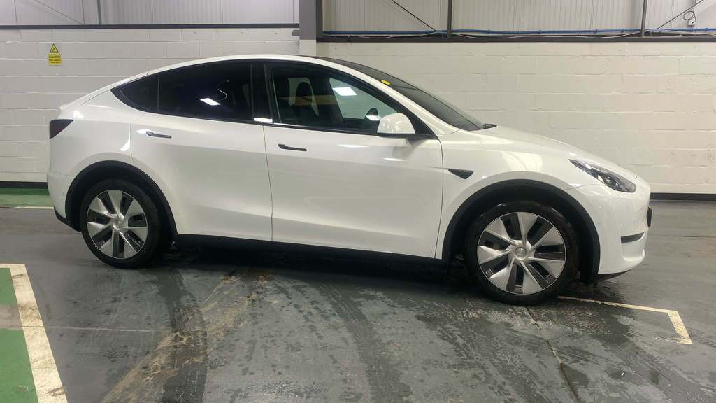 Tesla Model Y Long Range Awd White #3