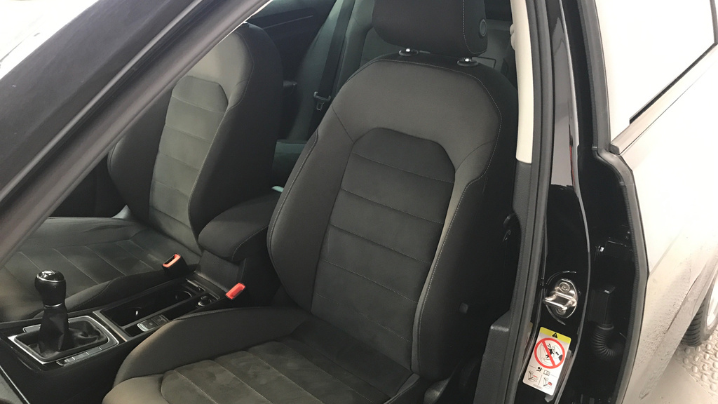 Volkswagen Golf Hatchback White #47