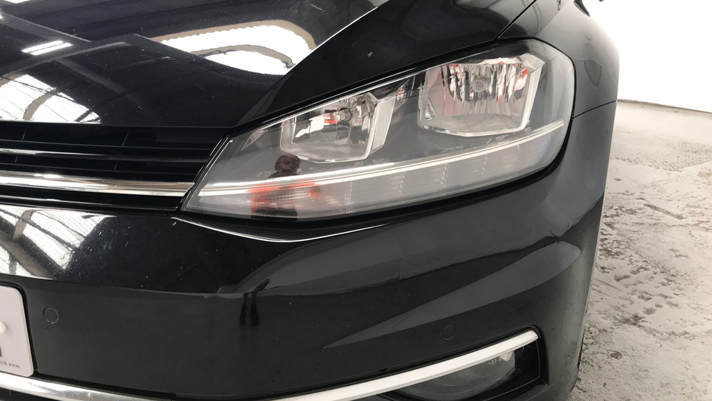Volkswagen Golf Hatchback White #26