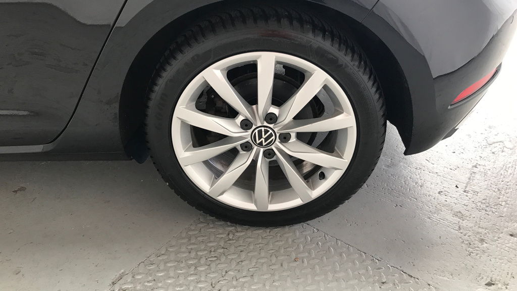 Volkswagen Golf Hatchback White #21