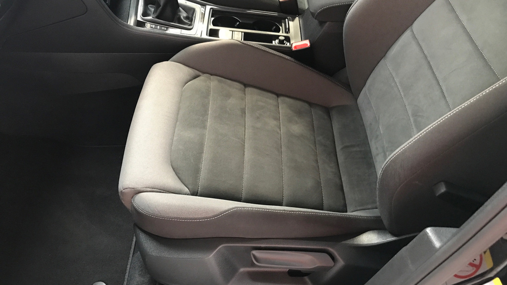 Volkswagen Golf Hatchback White #46