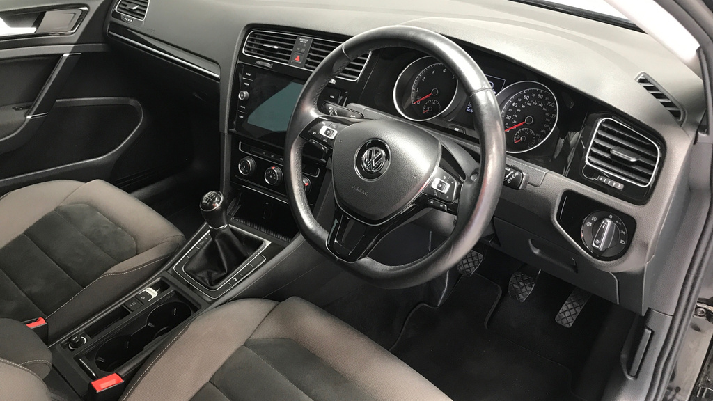 Volkswagen Golf Hatchback White #28