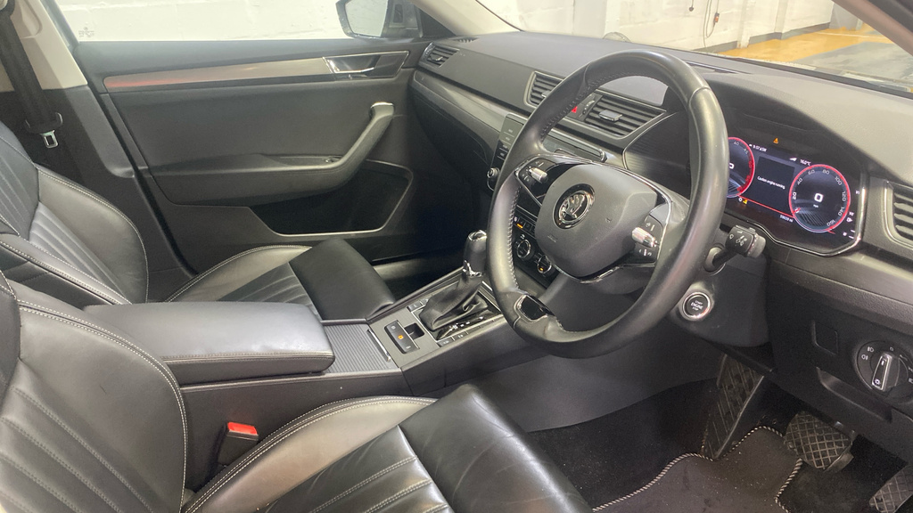 Skoda Superb 2.0 Tdi Cr Se L Dsg Grey #4