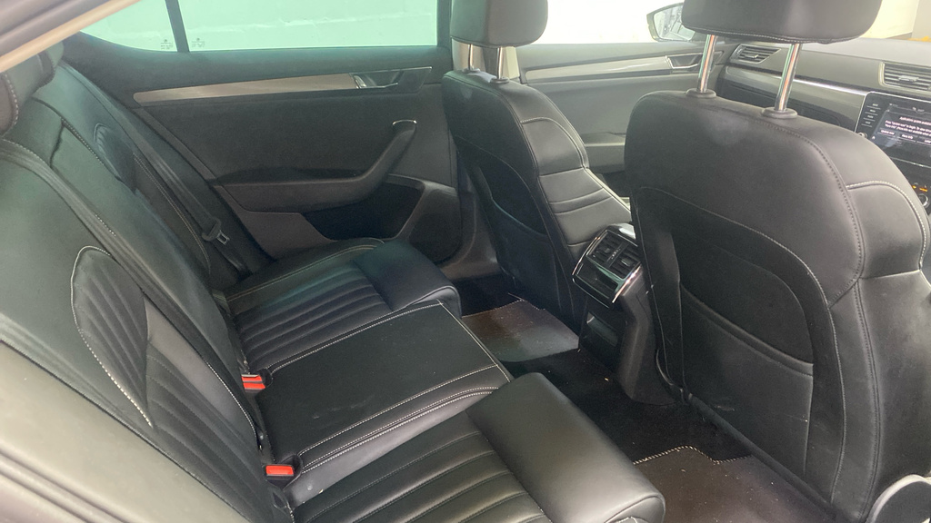 Skoda Superb 2.0 Tdi Cr Se L Dsg Grey #5