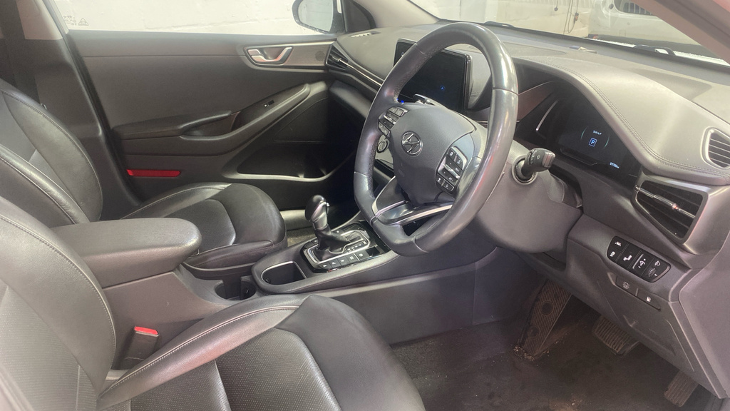 Hyundai Ioniq 1.6 Gdi Hybrid Premium Se Dct White #4