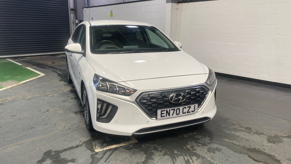 Hyundai Ioniq 1.6 Gdi Hybrid Premium Se Dct White #3