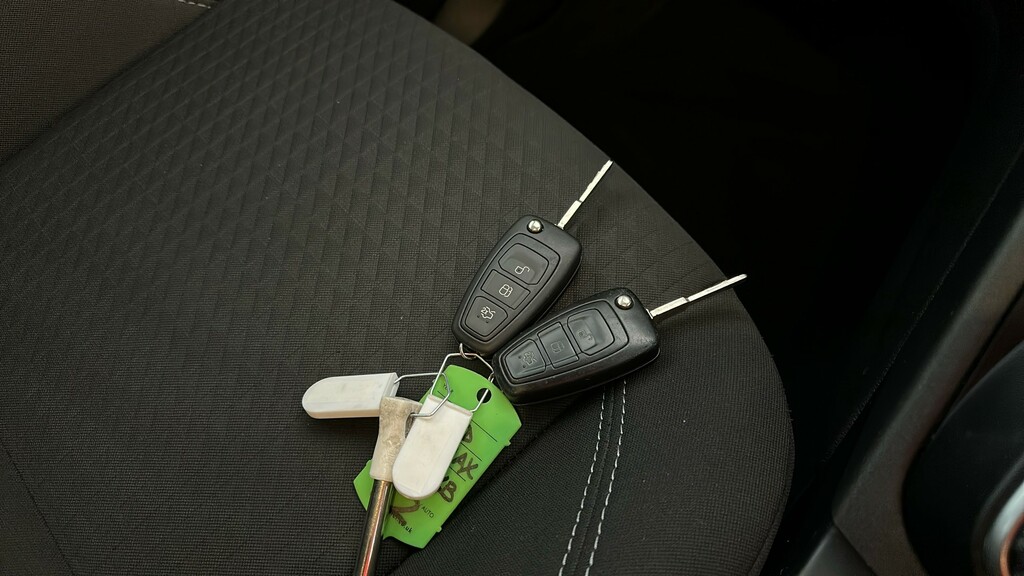 Ford Grand C-Max Zetec Blue #23