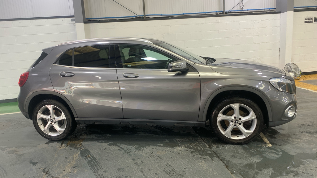 Mercedes-Benz GLA Class Gla 200D Sport Grey #2