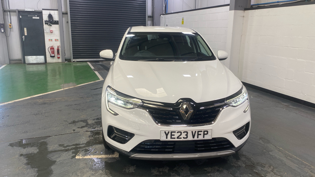 Renault Arkana 1.3 Mild Hybrid 140 Evolution Edc White #2