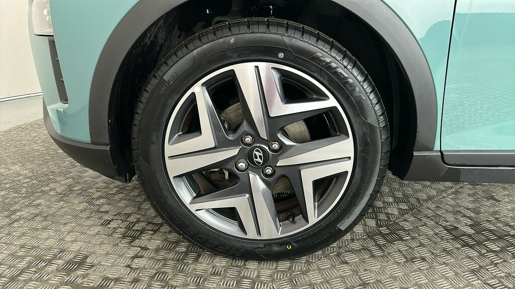 Hyundai Bayon Se Connect Red #19