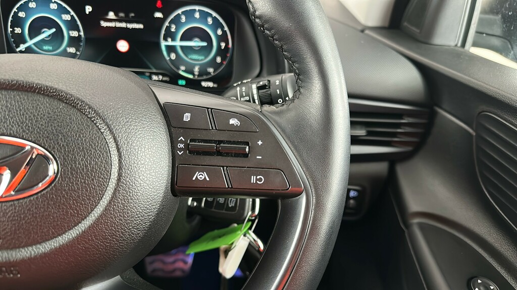 Hyundai Bayon Se Connect Red #32