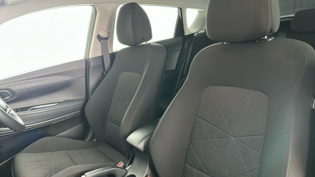Hyundai Bayon Se Connect Red #17