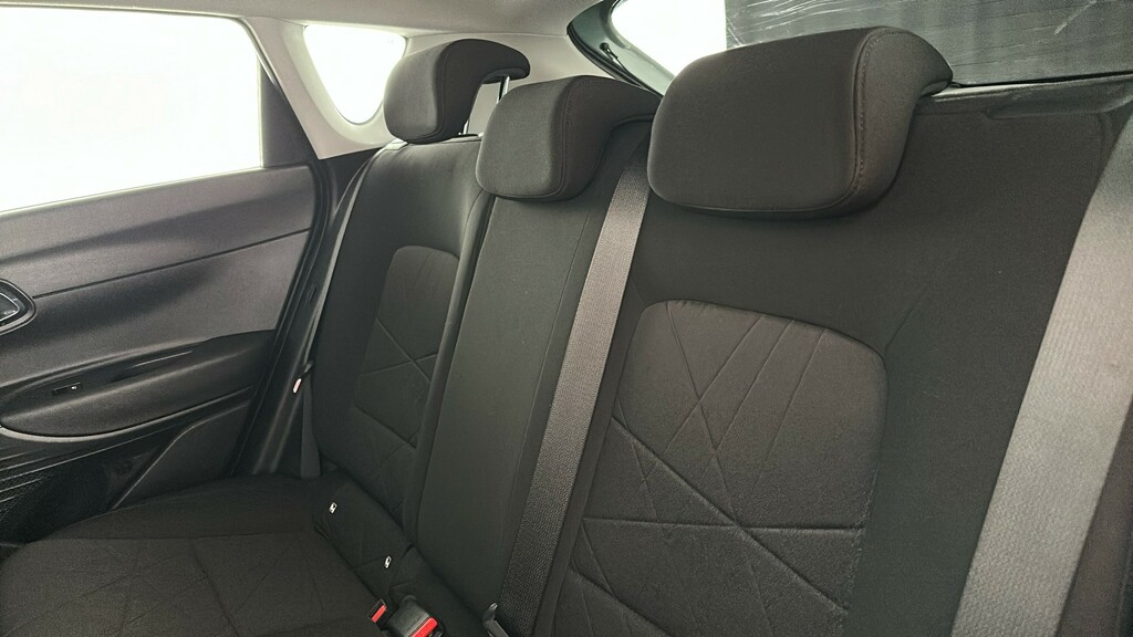 Hyundai Bayon Se Connect Red #18